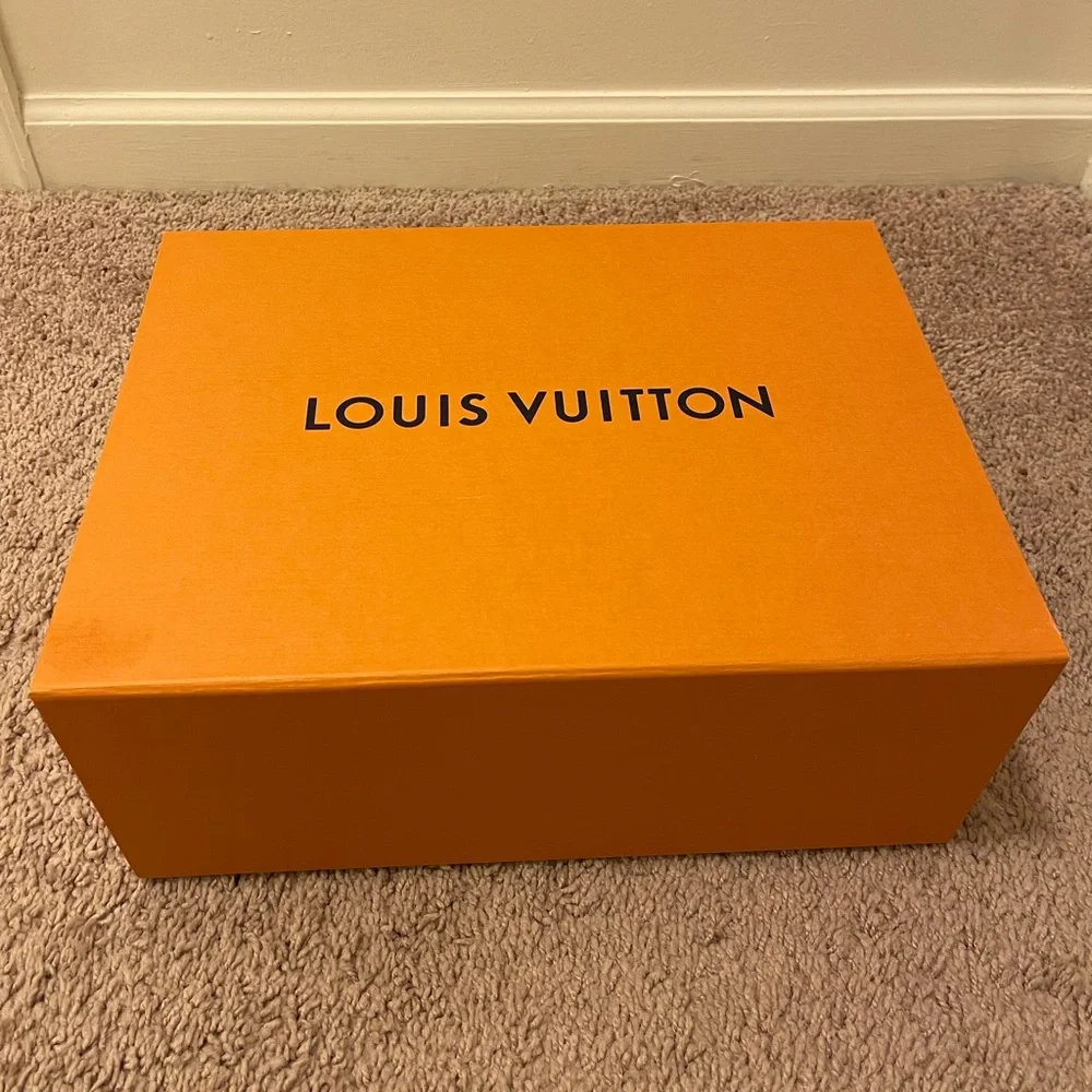 LV Lock it Mule - Picture 7 of 7
